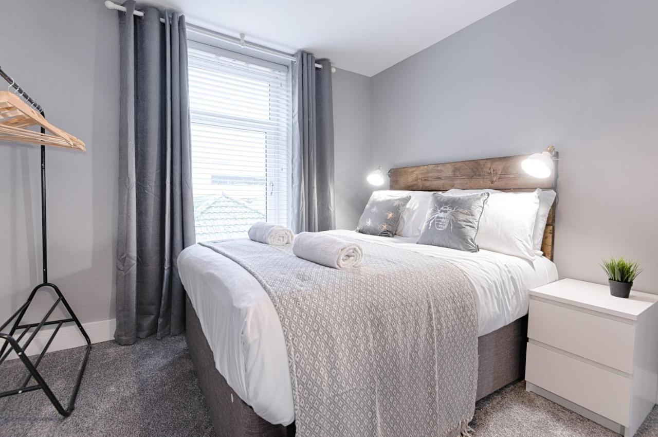3Rm Flat, Smart Tv'S, Close To All Amenities Llanelli Eksteriør bilde